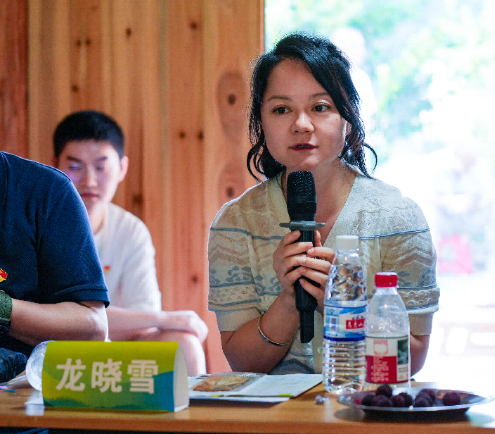 公司师生赴榕江八蒙水寨参加农文体旅融合发展研讨会并开展党建联建活动