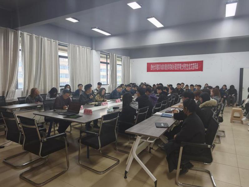 英国365集团召开“书记经理面对面”暨期中教学检查座谈会